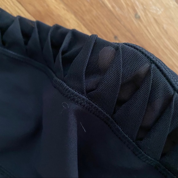 ✨EUC Lululemon x SoulCycle Mesh Crops✨ - Picture 2 of 5